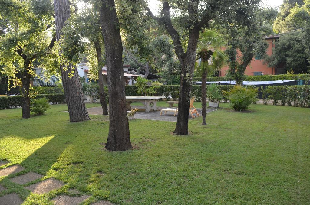 Hotel Nettuno Marina di Pietrasanta Exterior foto
