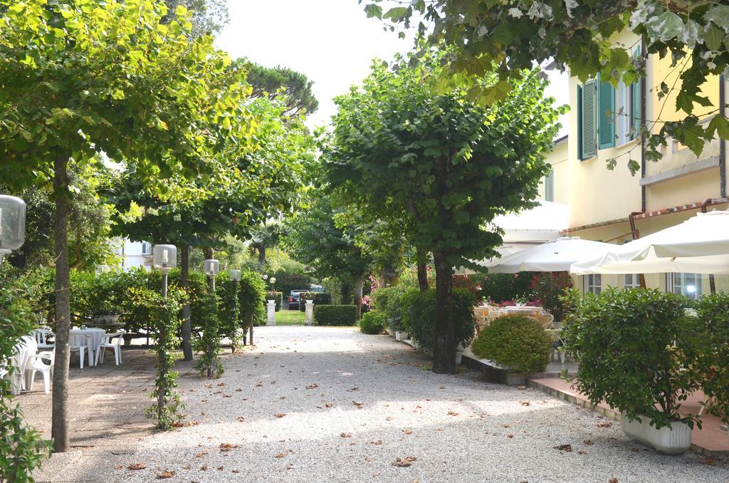 Hotel Nettuno Marina di Pietrasanta Exterior foto
