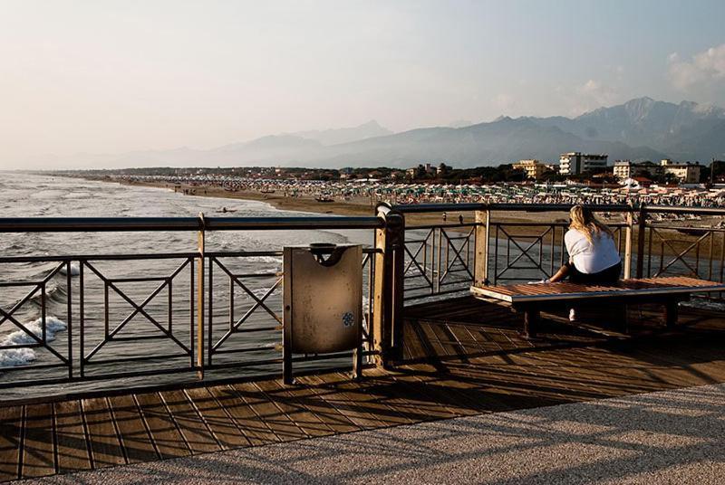 Hotel Nettuno Marina di Pietrasanta Exterior foto