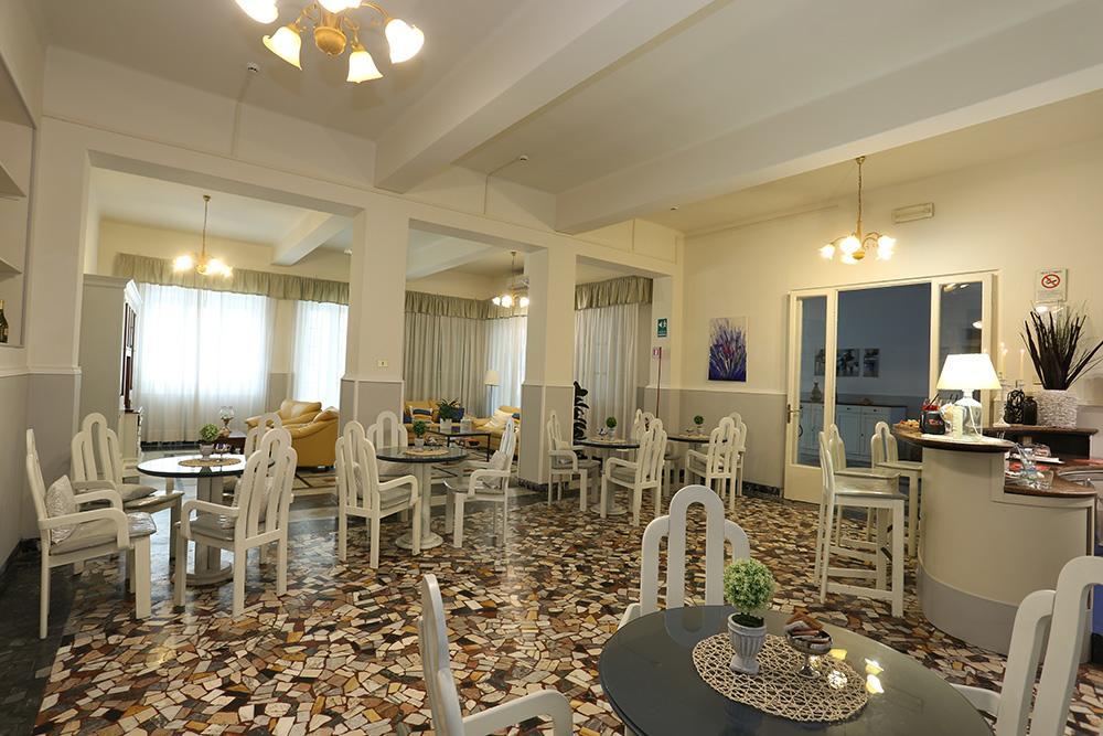 Hotel Nettuno Marina di Pietrasanta Exterior foto