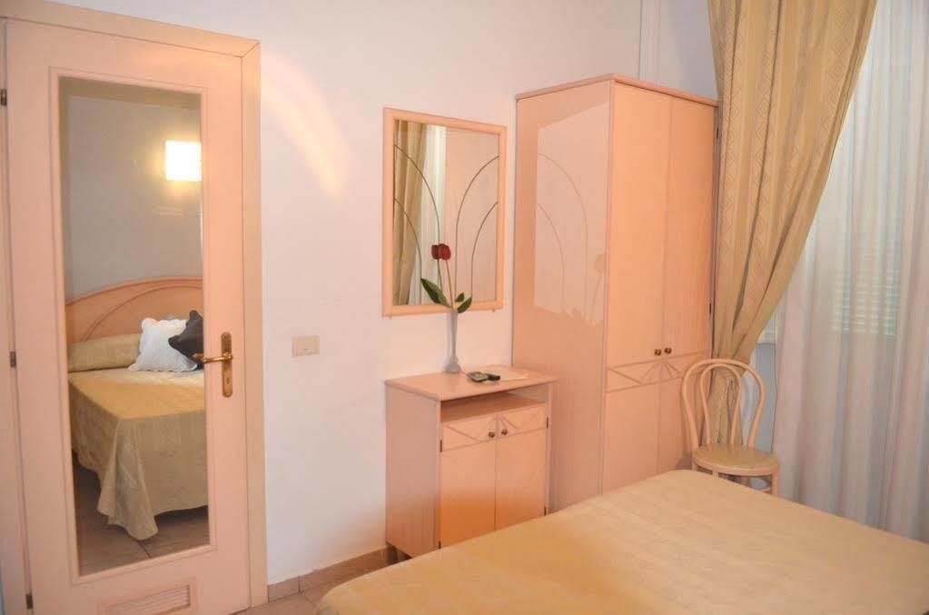 Hotel Nettuno Marina di Pietrasanta Exterior foto